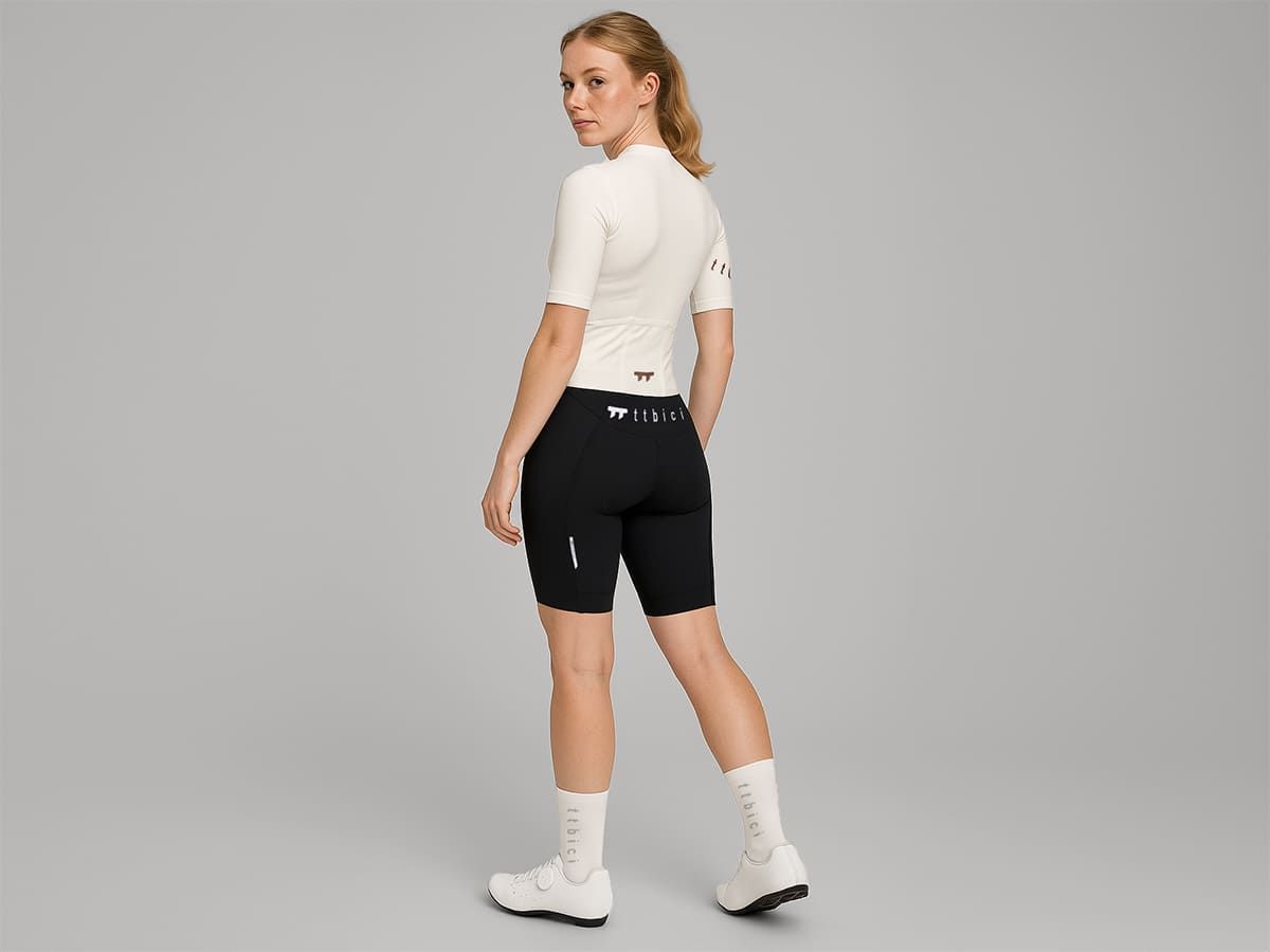 a Line Women's Lightweight Bib Shorts 女款輕量車褲 / 黑色